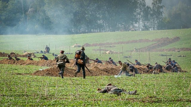 Servus. Sunt Konrad și vin din război