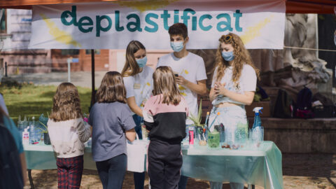 Deplastificat – un proiect cu grijă față de natură și față de oameni, cu Andra Cloștorfeanu
