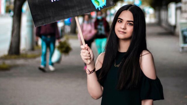 România și schimbările climatice – un interviu cu Rania Derweesh (FFF Ploiești)