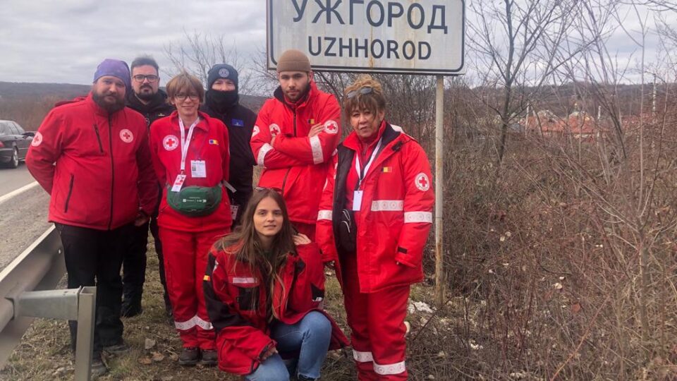 Despre voluntariat pe timp de război. De vorbă cu George Nicolae, voluntar la Crucea Roșie, Filiala Sibiu