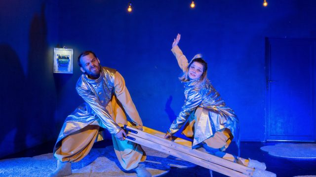 Spectacol surpriză pentru copii, de Ziua Mondială a Teatrului, la Sibiu