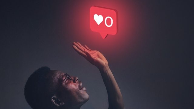 Online sau Offline? Unde căutăm validarea?