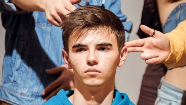 „Cred că un copil care alege să facă rău unui alt copil cere, cu disperare, ajutor”. Despre bullying în rândul adolescenților