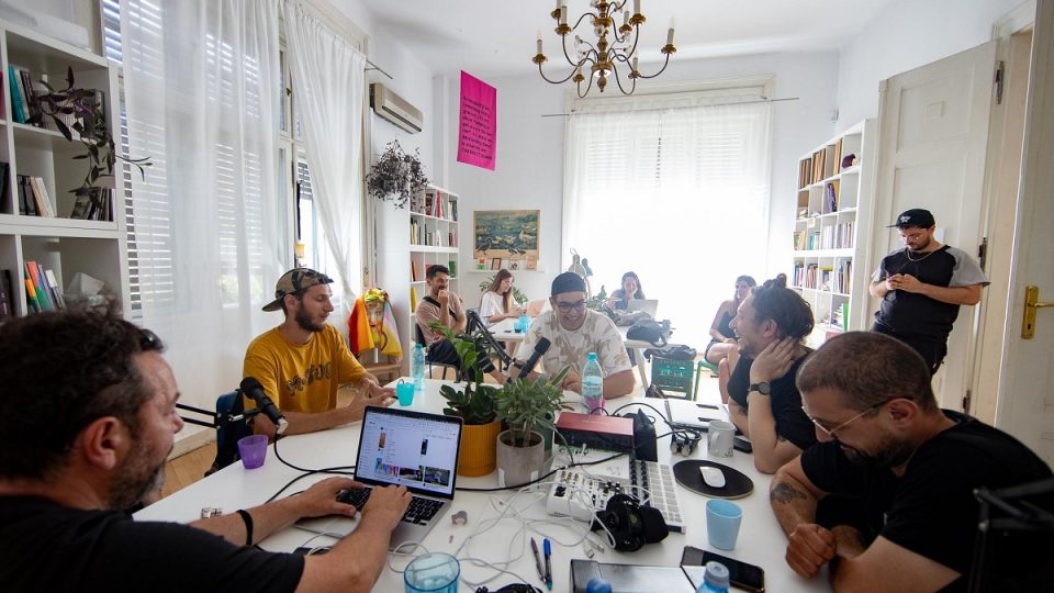 Arhiva ZET – Adolescenții ne spun cum arată problemele din viața lor, prin muzică