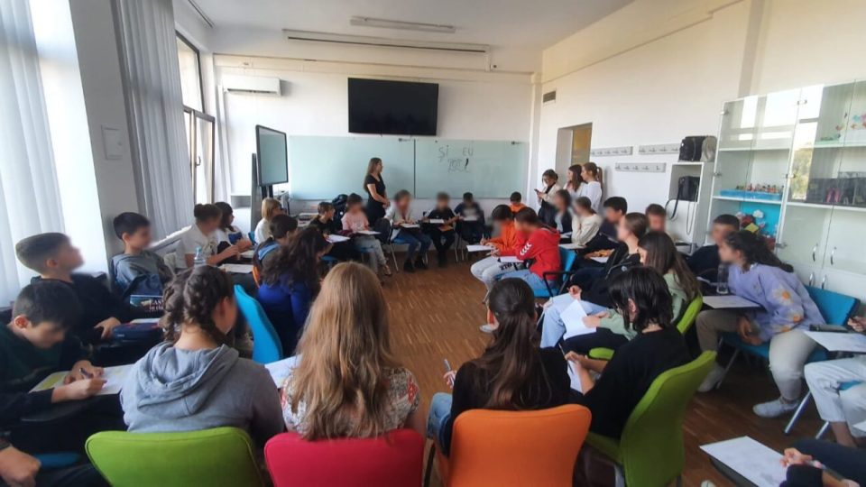 „UVT pentru Elevi” – un program pentru sprijinirea tinerilor talentați din medii vulnerabile