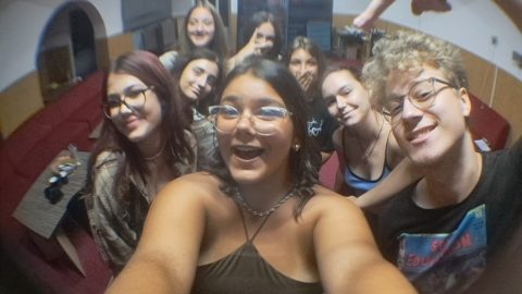 F-SIDES Chapters inițiază cinecluburi feministe coordonate de adolescente/i în 11 orașe din România