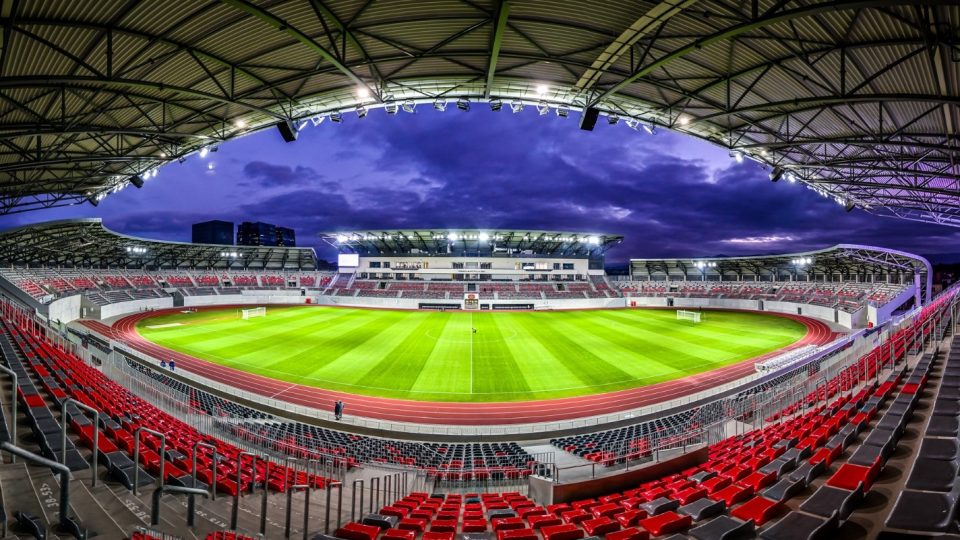 Stadionul Municipal Sibiu, între mândria suporterilor și Mărul Discordiei – O analiză la un an de la modernizare